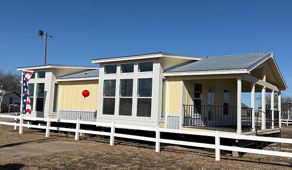 Smart Cottage / Falcon L40EP8 LOT MODEL SPECIAL / **NOW Only $150,382** Interior 89433