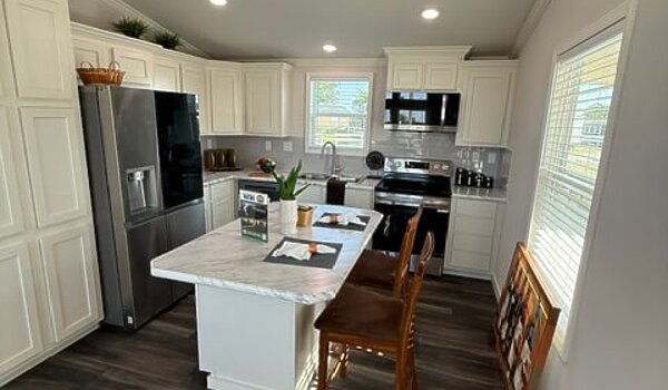 Smart Cottage / Falcon L40EP8 LOT MODEL SPECIAL / **NOW Only $150,382** Interior 89425