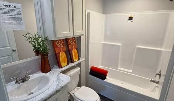Smart Cottage / Falcon L40EP8 LOT MODEL SPECIAL / **NOW Only $150,382** Interior 89430