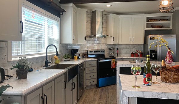 Keystone / The Magnum 76 KH30764M Kitchen 23156