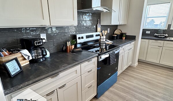 Landmark Ultra Grand / The Ultra - READY FOR IMMEDIATE DELIVERY No Category 87122