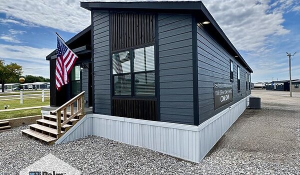 READY FOR IMMEDIATE DELIVERY / The Victory 14663B Exterior 87201