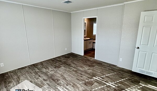 The Steal - UNBEATABLE VALUE / 28563P Interior 87236