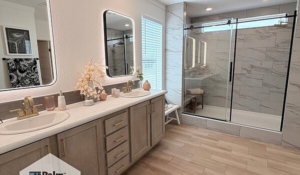 STUNNING DETAIL / Luxe Haven II  32643A Interior 87257