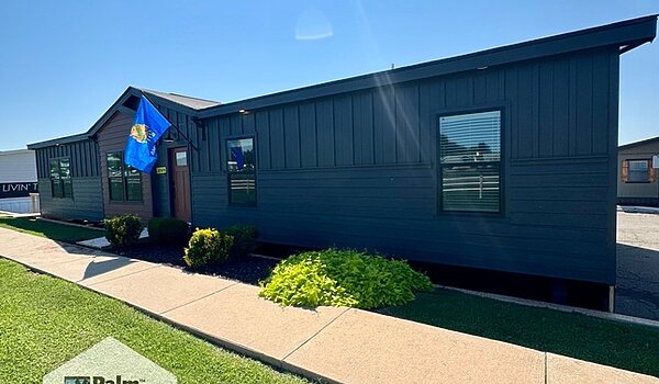 STUNNING DETAIL / Luxe Haven II  32643A Exterior 87245