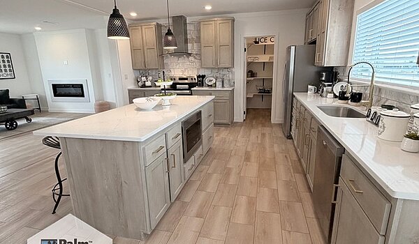 STUNNING DETAIL / Luxe Haven II  32643A Interior 87250