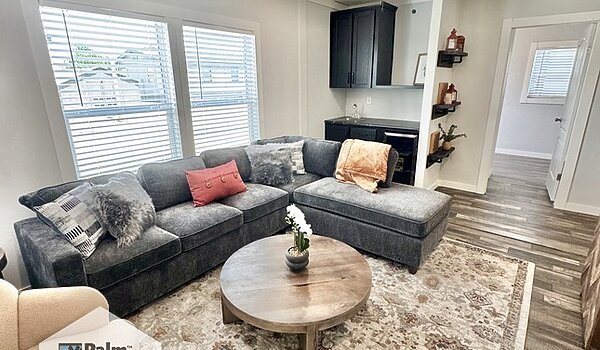 An Absolute MUST-SEE / The Answer 28724A Interior 87285