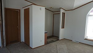Highland / Highland 28x68 (203113) Interior 84331