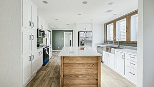 Creekside Series / The Cahaba CS-1604 Kitchen 81321