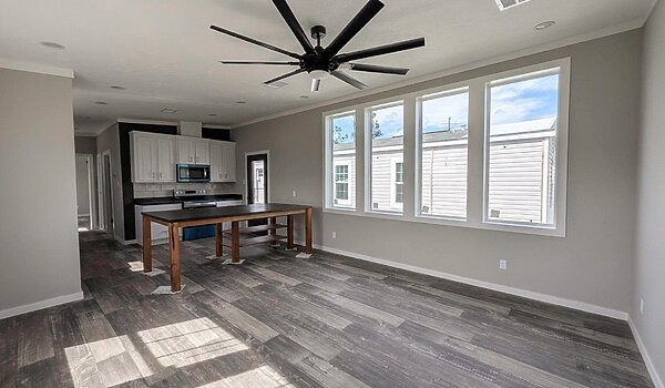 Creekside Series / The Keystone CS-1625 Kitchen 87017