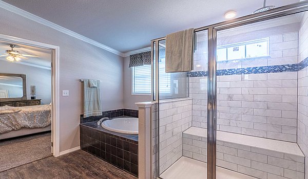 Vista Ridge / The La Belle 320VR41764D Bathroom 23860