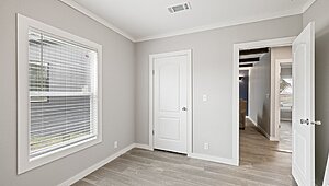 Horizon ~ OF ~ $aving$ / The Horizon 56 KH30563Z Interior 82569