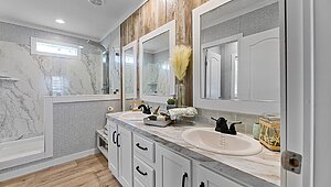 Sheridan 52 / SAVE BIG ! PRICE SLASHED BY $39,000!! 1 LEFT IN STOCK Bathroom 67791
