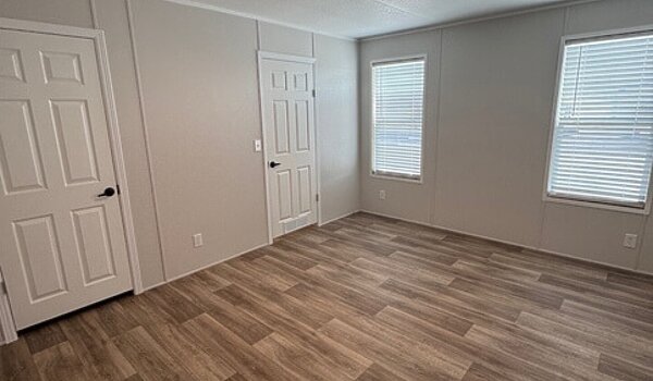 Landmark Series / 16763N Interior 82522