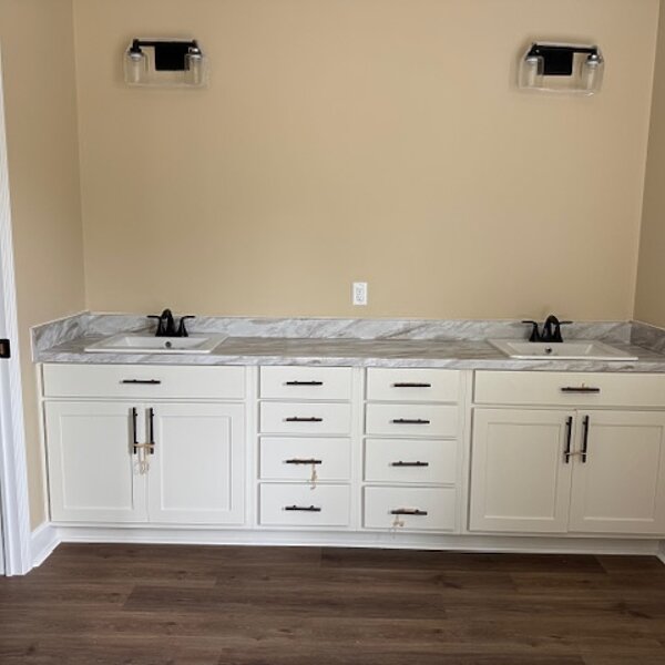 Essentials Series / The Brantley 621-68-3-32 Interior 83754