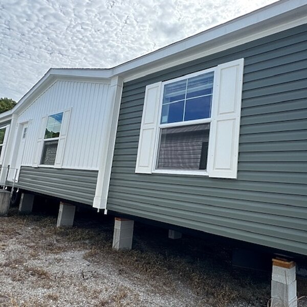 Palm Harbor Limited / 28563T Exterior 83819