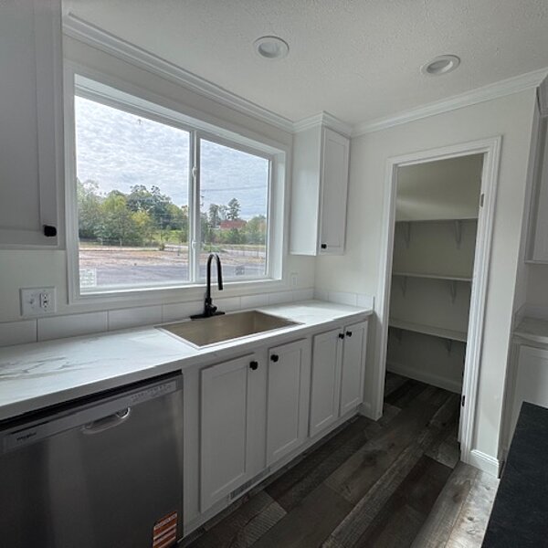 Palm Harbor Limited / 28563T Interior 83811
