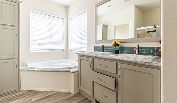 Edge / EG-28563B Bathroom 81706