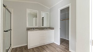 Emerald Singlewide / EM16763B Bathroom 81780