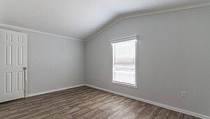 Emerald Singlewide / EM16763B Bedroom 81776