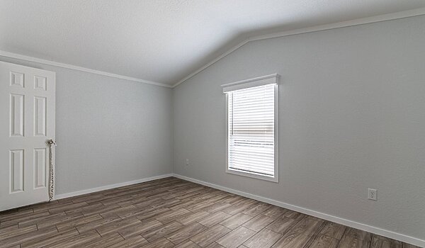 Emerald Singlewide / EM16763B Bedroom 81776