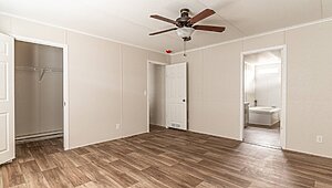 Pinnacle / 32523P Bedroom 81801