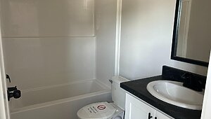 Champion Singles / Sierra 1676H32A6M (with Glamour Bath!) $103,900 Interior 89901