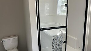 Champion Singles / Sierra 1676H32A6M (with Glamour Bath!) $103,900 Interior 89916