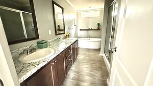 New Vision / The Suite Sara Interior 83043