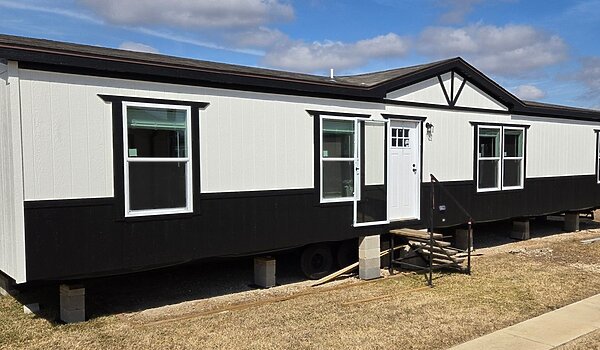 Vivid 450AO28603N / **CALL FOR PRICING** Exterior 90775