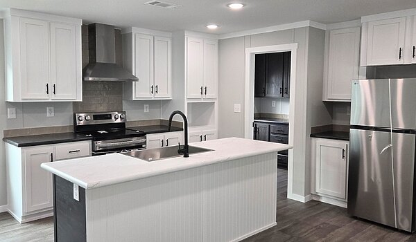 Vivid 450AO28603N / **CALL FOR PRICING** Interior 90779