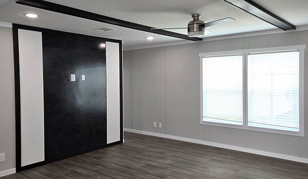 Vivid 450AO28603N / **CALL FOR PRICING** Interior 90780