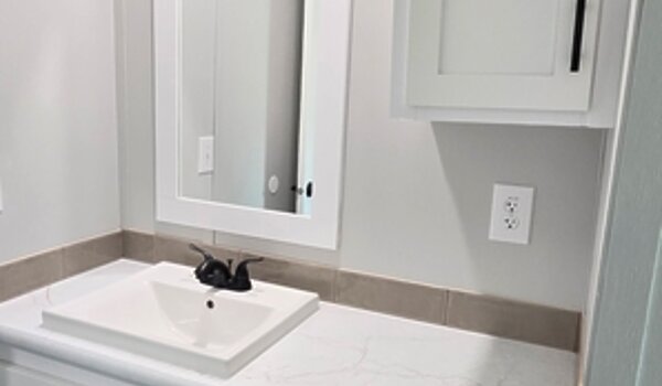Vivid 450AO28603N / **CALL FOR PRICING** Interior 90785