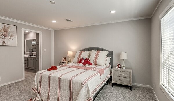 Mahogany 450CP32684M / **CALL FOR PRICING** Interior 90792