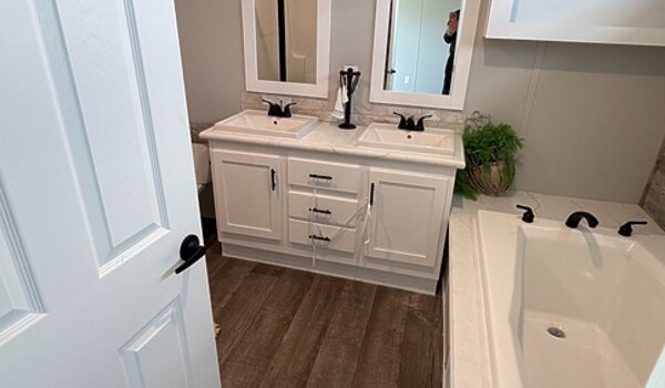 Timber Ridge 358 / **ONLY: $94,900** Interior 90821