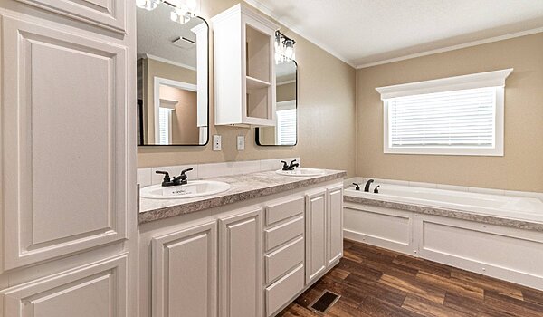 Topaz / 28663A Bathroom 81583
