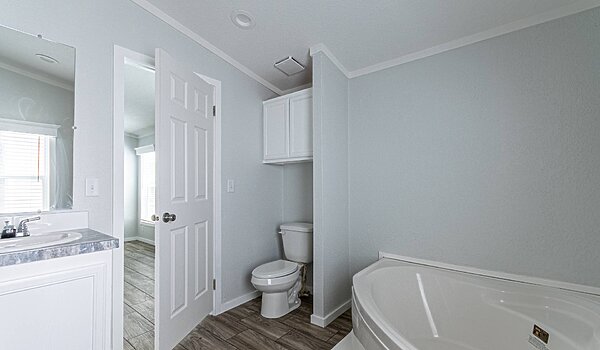 Solitaire Singlewide / ST18803A Bathroom 81616
