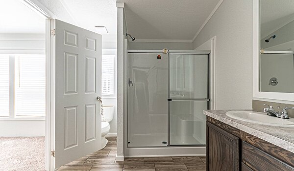 Solitaire Singlewide / ST16763B Bathroom 81641