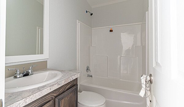 Solitaire Singlewide / ST16763B Bathroom 81640