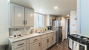 Park Model RV / Royal 239 The Bluewater Kitchen 50276