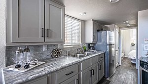 Park Model RV / Royal 239 The Bluewater Kitchen 27461