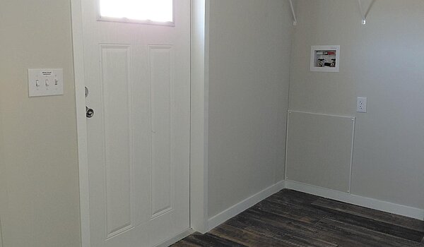 Iron Ranch / IH28684A Interior 85423