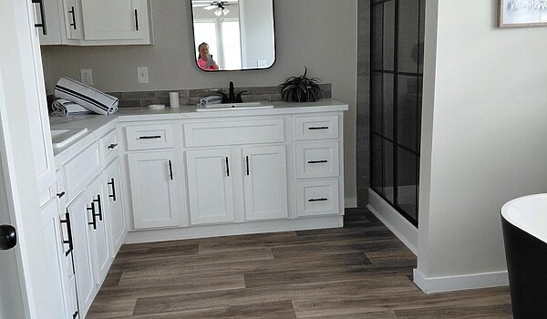 Lifestyle / The National Interior 88089