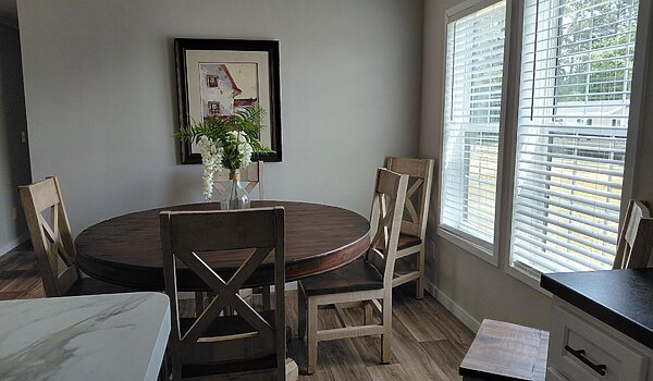 Lifestyle / The National Interior 88085