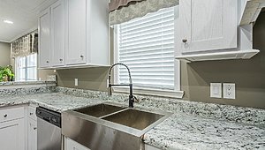 Bolton Homes DW / The Chartres Kitchen 51134