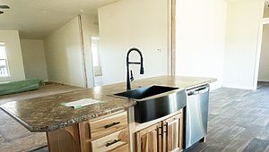 UNDER CONTRACT / Cedar Canyon 2068-LS Kitchen 61887