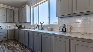 Champion Homes / Yosemite YS5643R Interior 80901