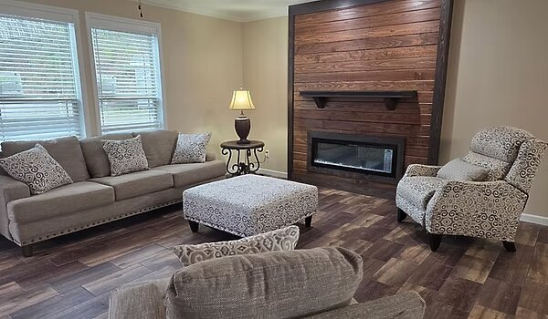 Lot #3 / Signature Series The Oasis DVHBSS-8414C Interior 88464