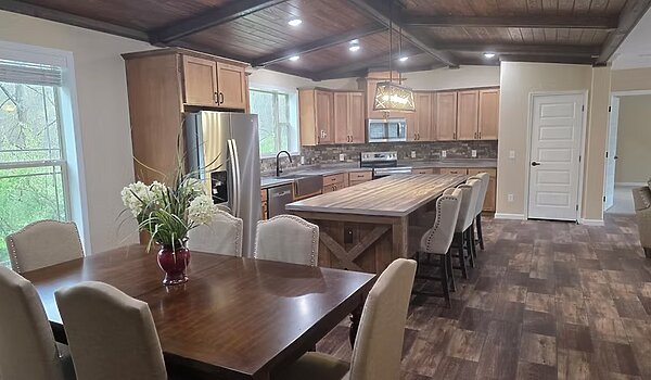 Lot #3 / Signature Series The Oasis DVHBSS-8414C Interior 88465