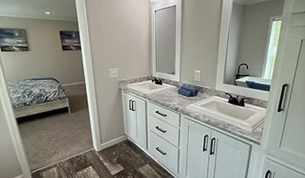 Lot #6 / Skyline 32x60 Interior 88490
